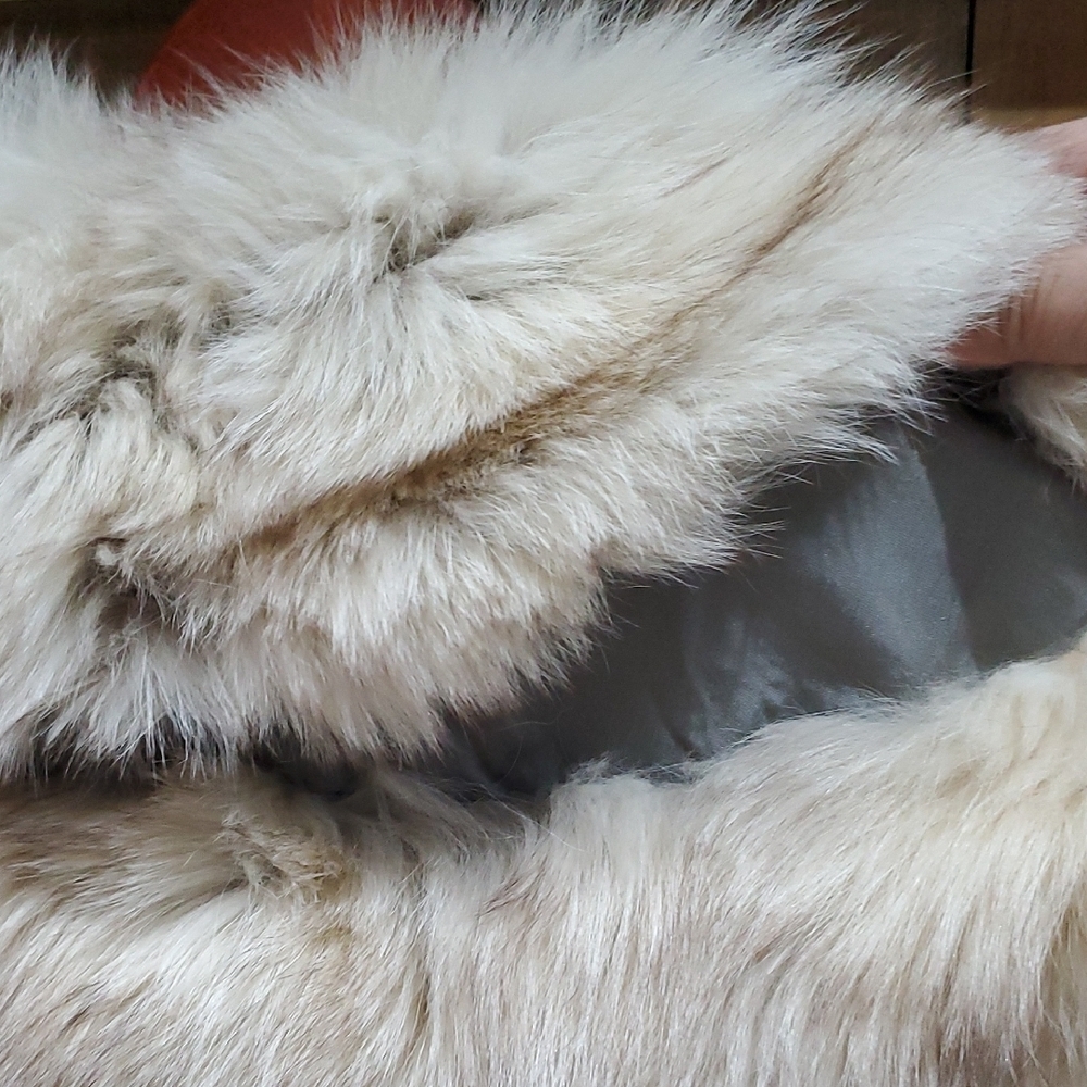 Vintage Cream Fur Cape Dunwoody Furs Drama Romantic Rock Myth Rich Retro - Picture 13 of 16